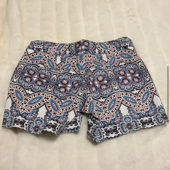 Express Paisley Shorts - Picture 4 of 6